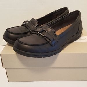 Women's Clark's Black Slip-On Loafers Size 8M
